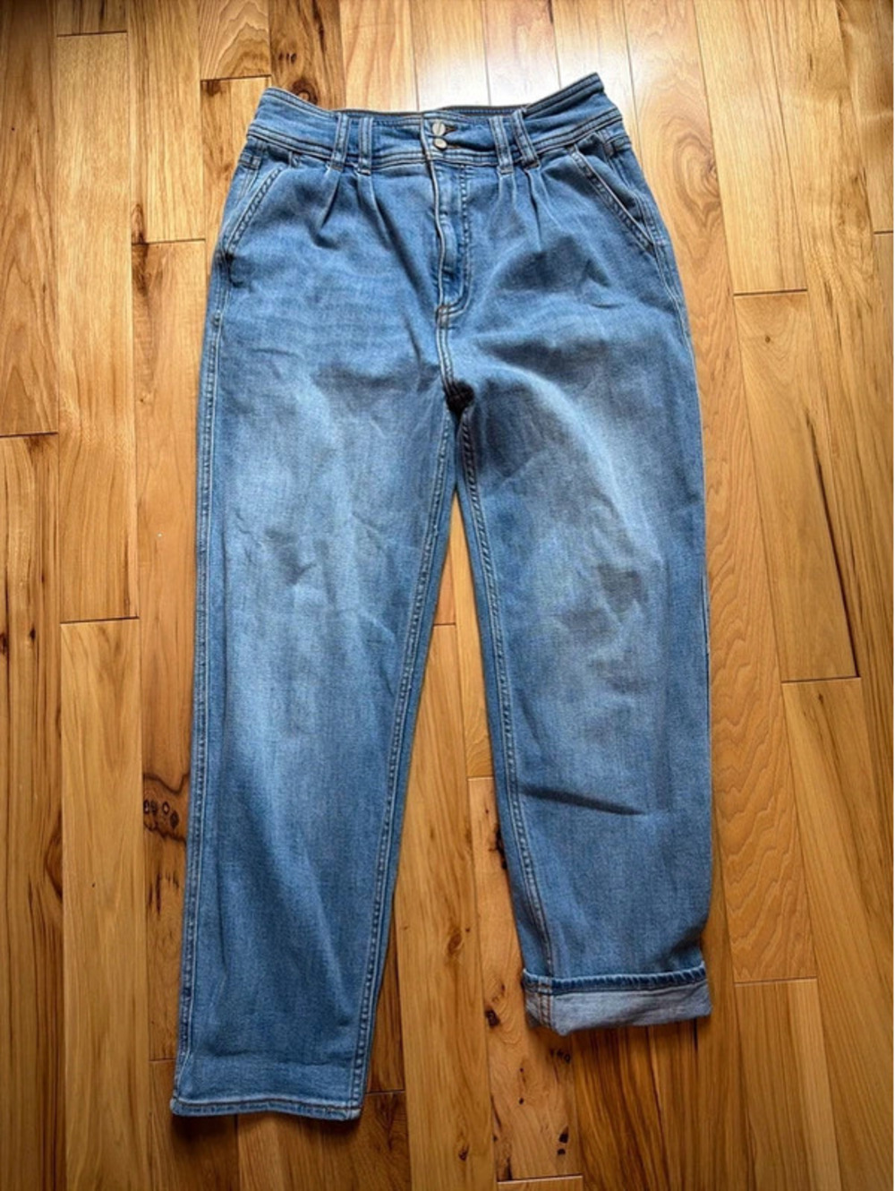 Pilcro by Anthropologie cute pleated high waisted jeans! Sz 27!